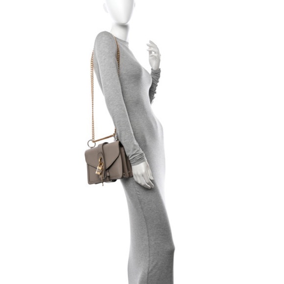 CHLOE
Shiny Goatskin Calfskin Mini Aby
Chain Shoulder Bag Motty Grey - Picture 7 of 7